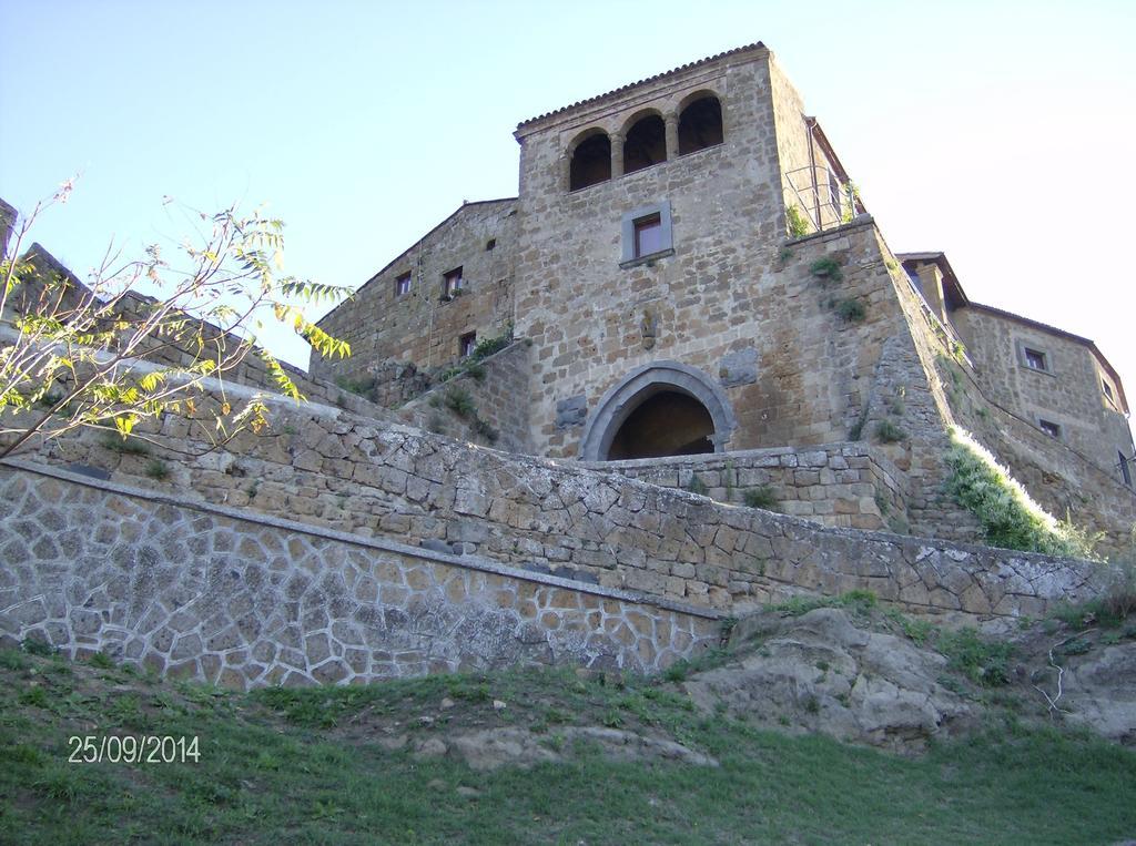 Gerani Rossi Bagnoregio Quarto foto